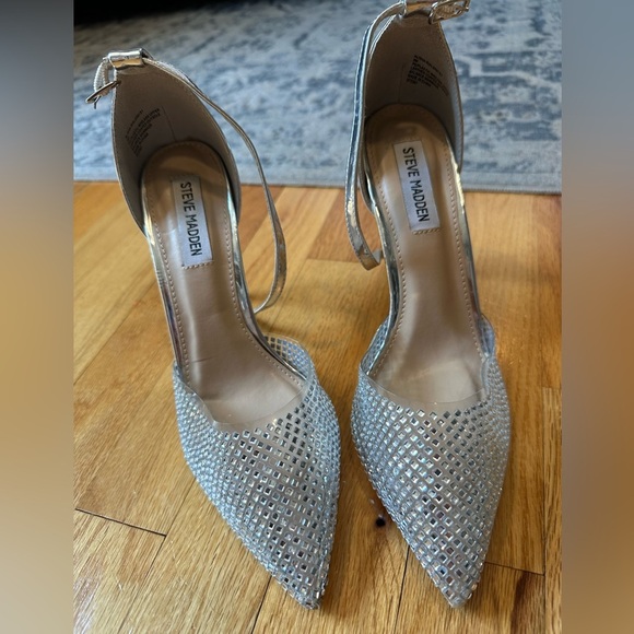 Steve Madden Alisha Silver Metallic Rhinestone Pumps size 8 - Picture 2 of 9